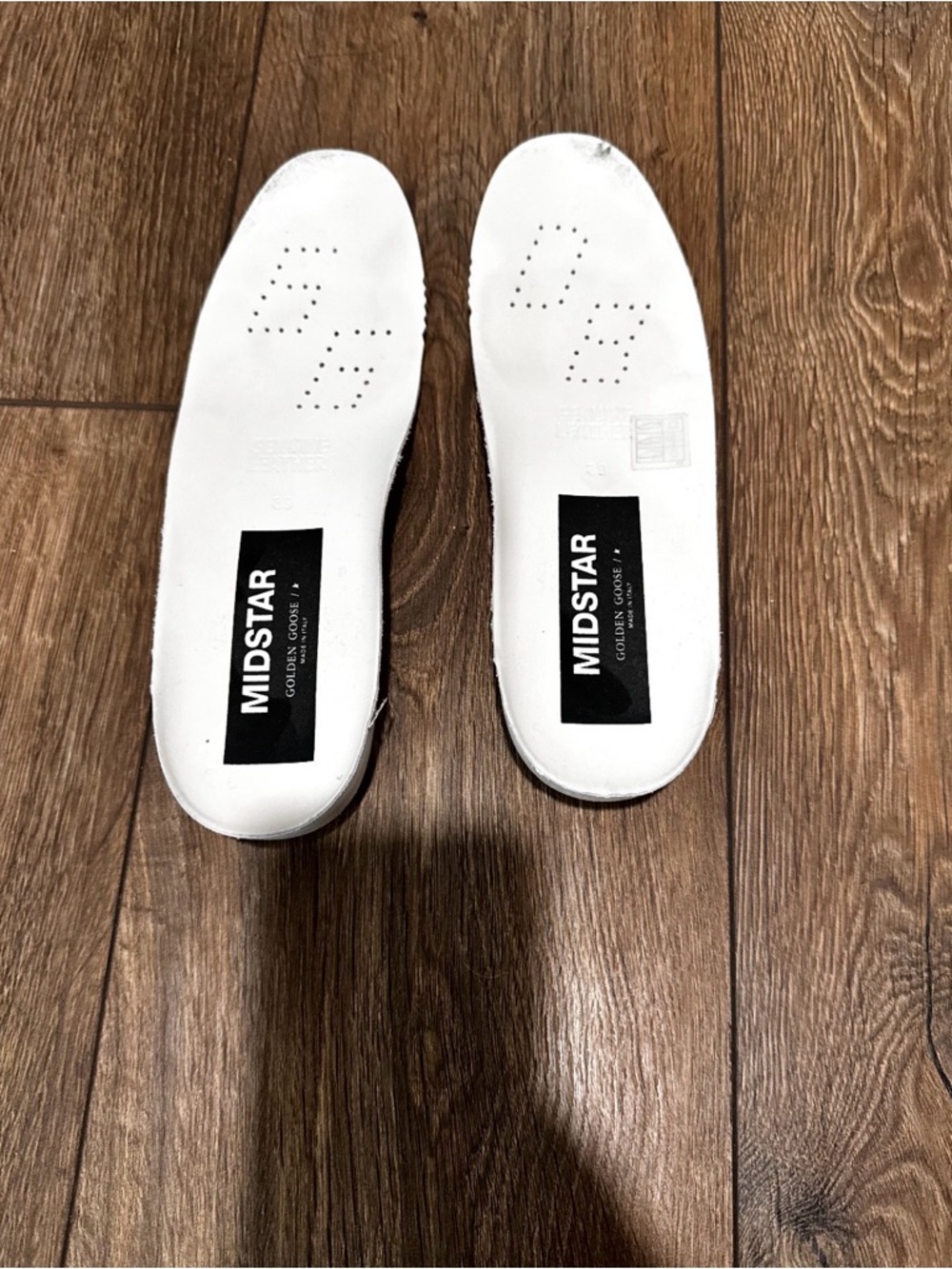 Golden Goose White Sneakers with Black Star and Black Laces - Picture 4 of 6